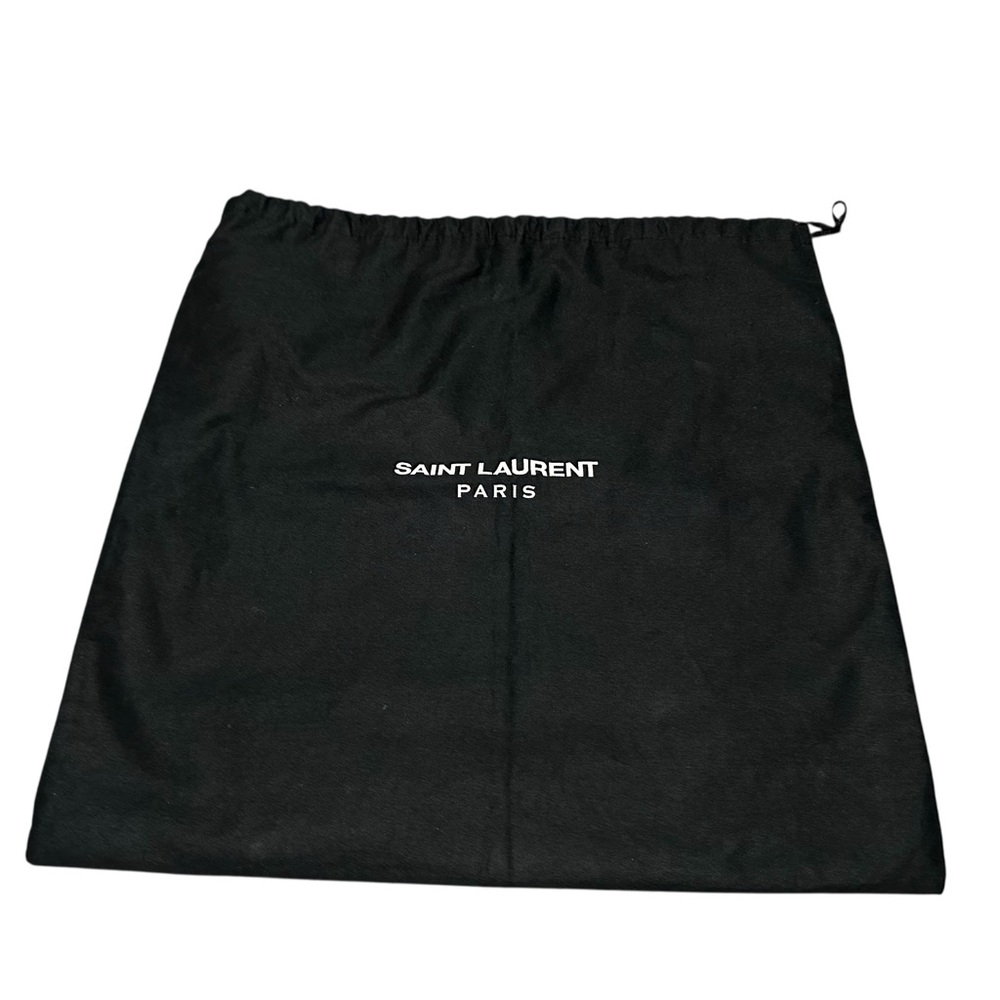 Saint Laurent Matelasse Chevron Zip
Clutch - Large Like New! - Picture 5 of 16